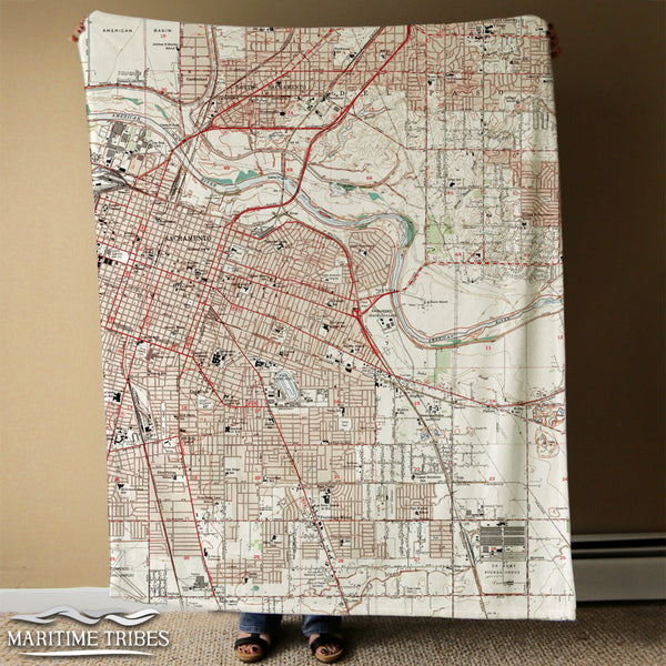 Sacramento, CA Vintage Topo Map Blanket